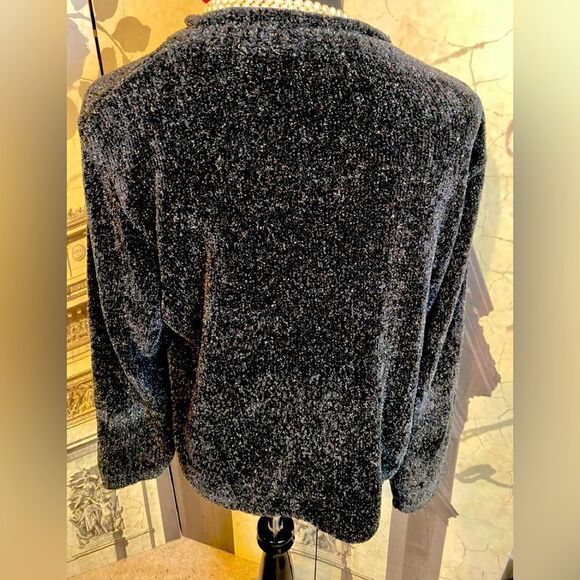 Comfy knitted sweater by Croft&Barrow in size large - Picture 2 of 2